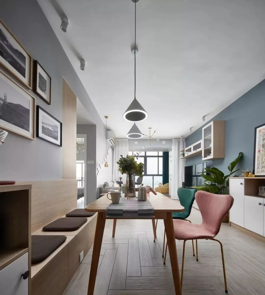 木地板只能铺在地上?其实木地板不仅能上墙,还能“上天”!