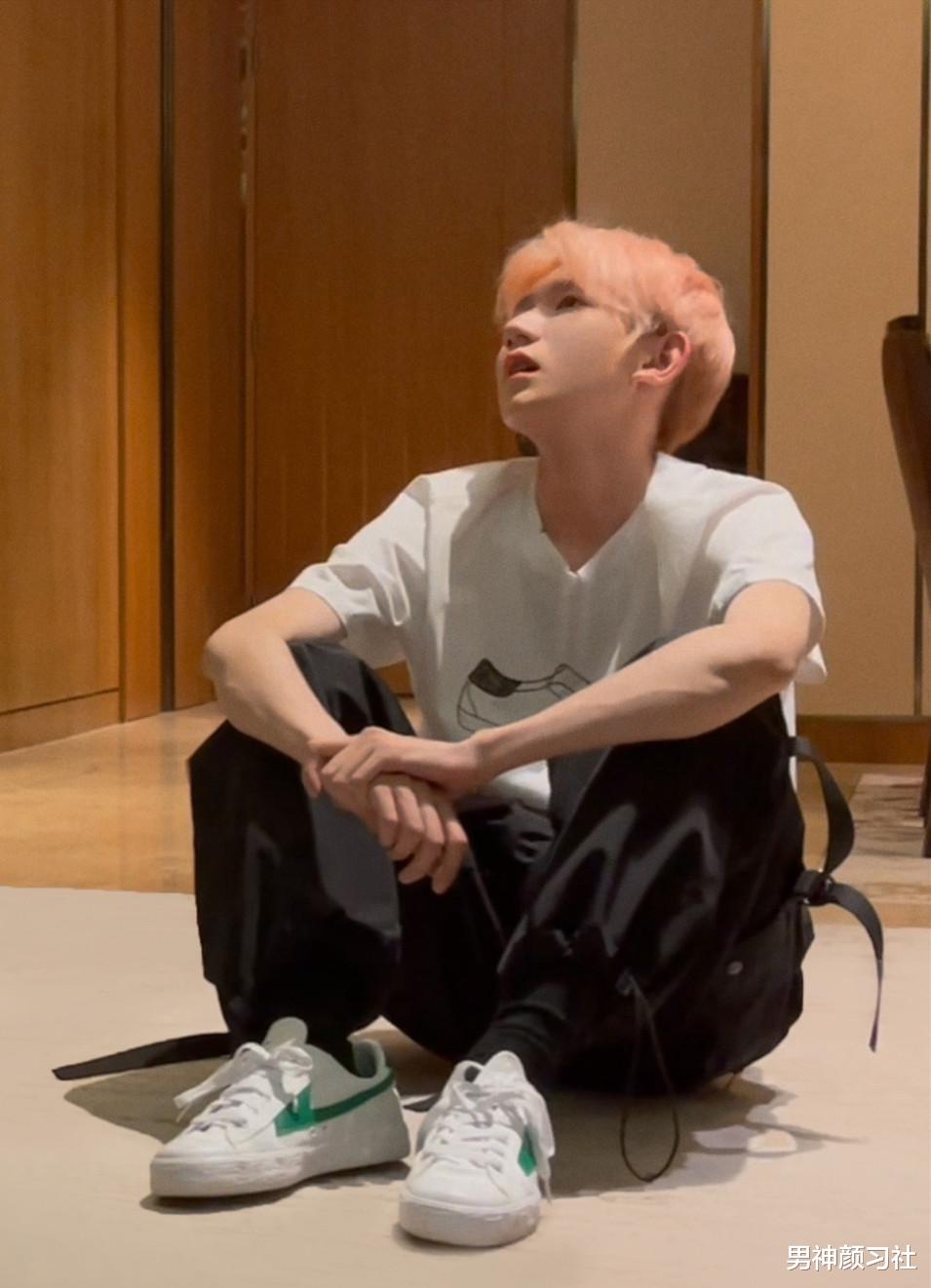 男神颜习社|精致又养眼，请所有像王源这样身高170长得又好看的男生都这么穿