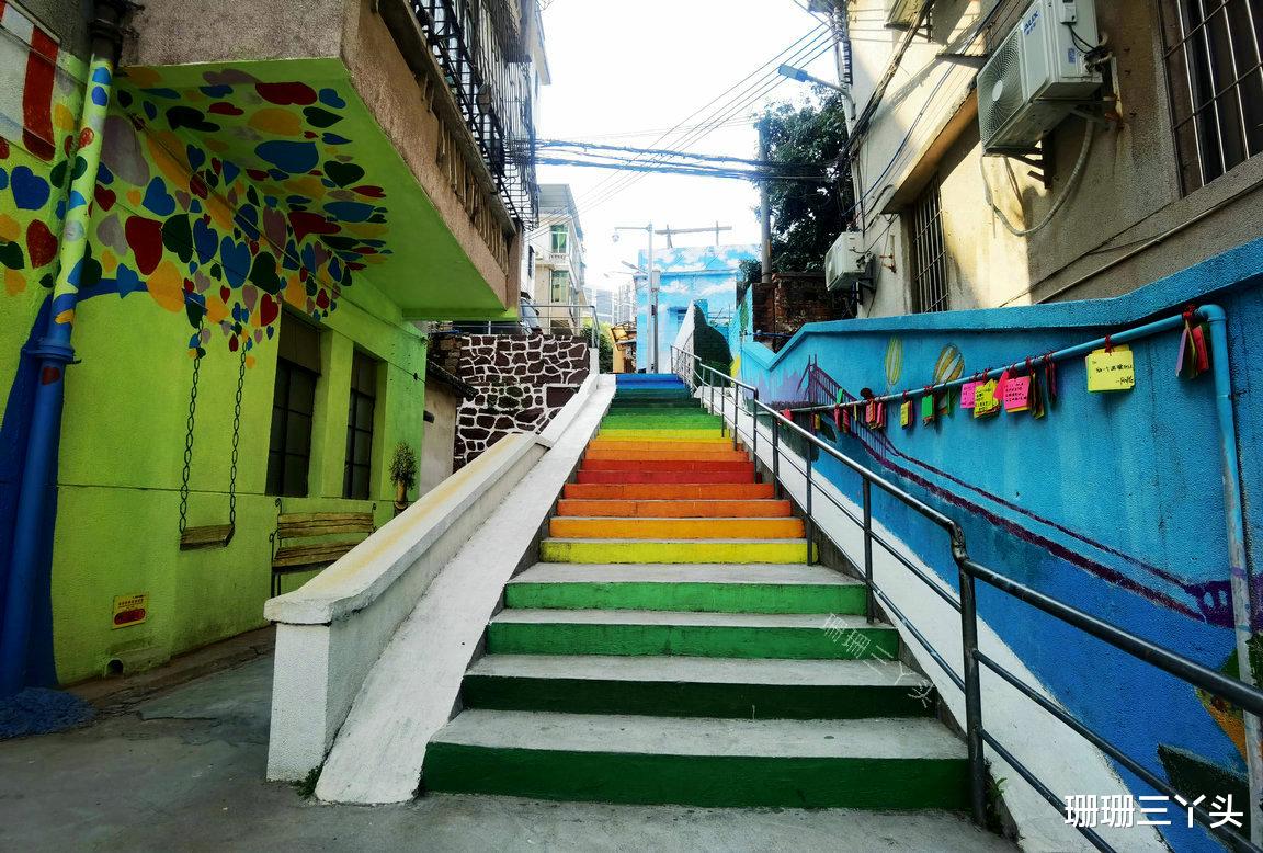 珊珊三丫头 广州这“小众”童话村落，有鲜艳的彩虹、海洋、花朵，0元拍照地