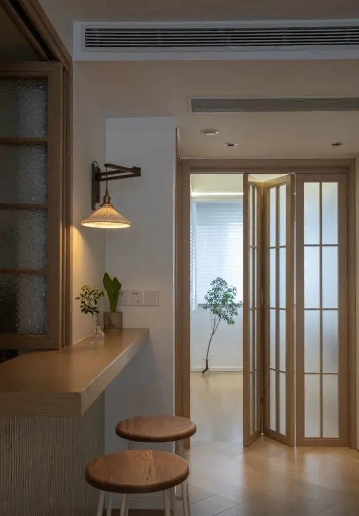 106平三居室,日式原木风格,餐厅卡座,厨房开窗+小吧台设计,大爱!