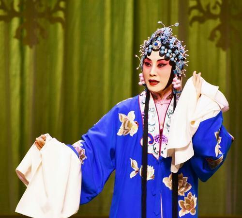 京剧|一些地方戏艺人并不像京剧演员这般辉煌，尤其是老艺人过的并不好