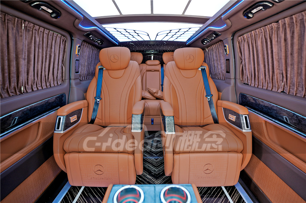 奔驰威霆七座内饰改装,航空座椅+欧式雕花木纹地板,彰显豪华的气质