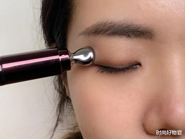 眼霜 屈臣氏一“不显眼”眼霜，因价低被忽视，用后可以淡化细纹