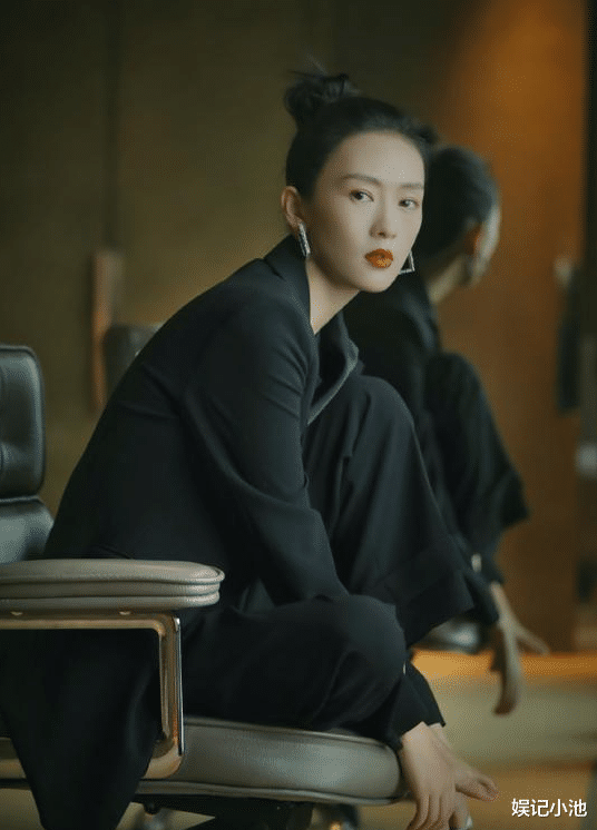 童瑶|童瑶的报复太高明，曾向张默跪地求饶的她，已是对方高攀不起的人