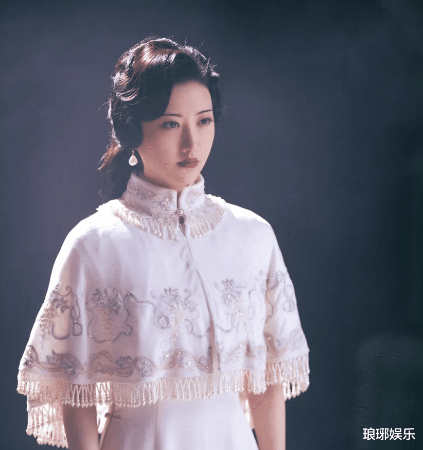 景甜|王牌6景甜身材引热议，脱离了《司藤》的滤镜，状态简直判若两人