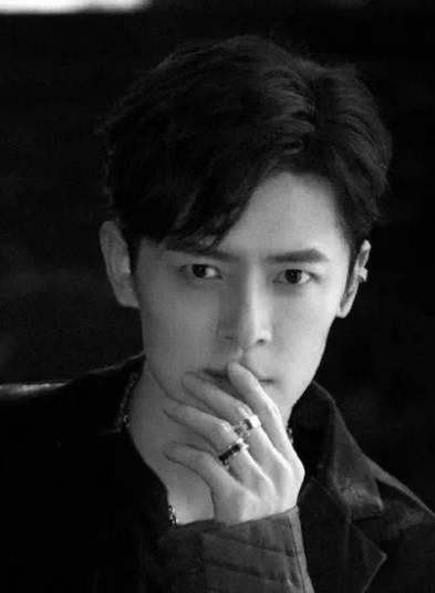 新疆维吾尔自治区|《山河令》大火后，作者的另一部作品开拍：双男主，熟悉的配方！