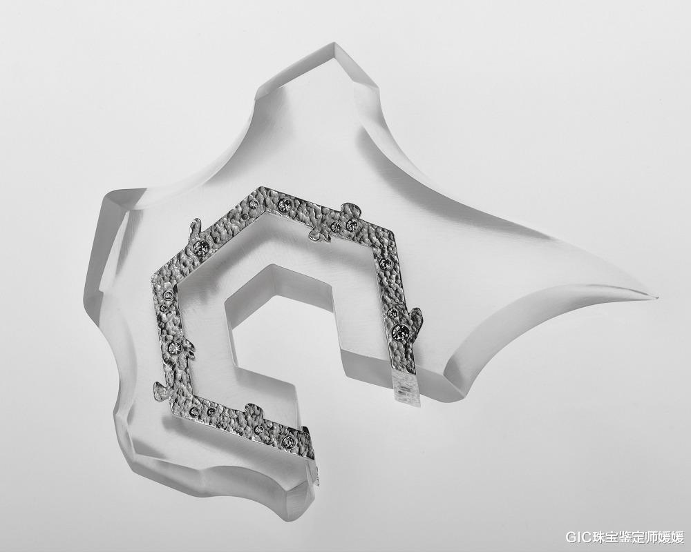 GIC珠宝鉴定师媛媛 戒指还能怎么变？以再造金银为金属加上环保元素，意义变得不一样