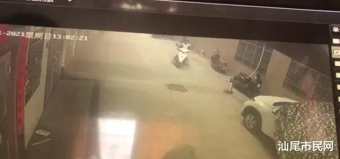 男子盗走摩托车后留下一辆摩托车?