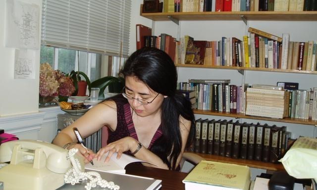 |22年前，北大才女田晓菲不顾父母反对嫁给美国老头，如今过得怎样