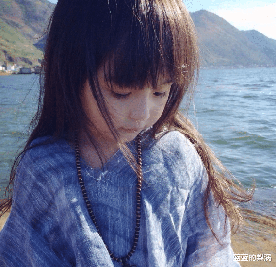 刘楚恬|她2岁出道受到众人关注，因长相甜美，被“禁止整容”，如今长这样