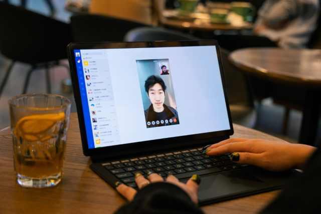 华硕|华硕无畏二合一OLED触屏笔记本首发体验：你想要的移动杜比影院来了