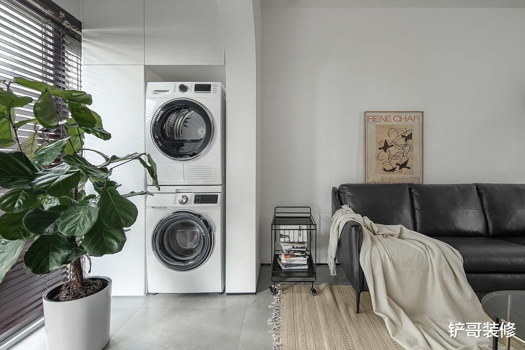 5平方米的浴室，也能拥有大浴缸，堪称小户型的设计模范