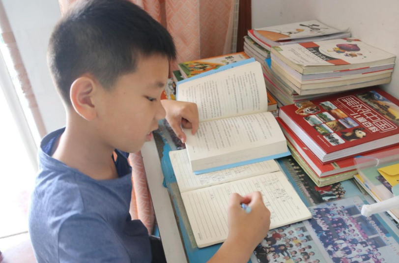 学霸|双减之下，什么样的家庭能培养出学霸？班主任一语道破其中玄机