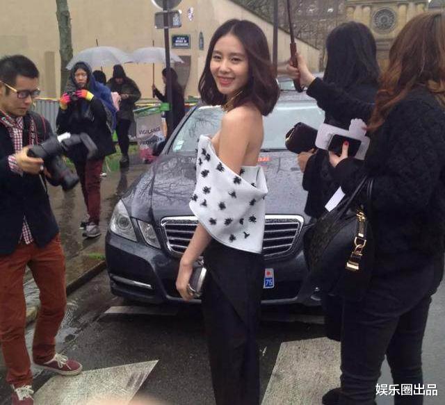 李绮红|刘诗诗国外活动照片曝光，衣着清凉排面小，身边仅跟了两名助理