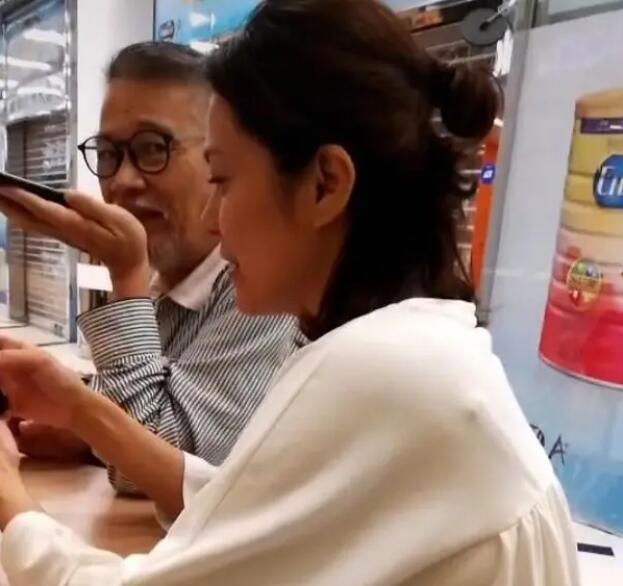 吴孟达|粉丝爆吴孟达骨灰已安葬大马神山，墓地风景宜人，达叔遗愿已完成