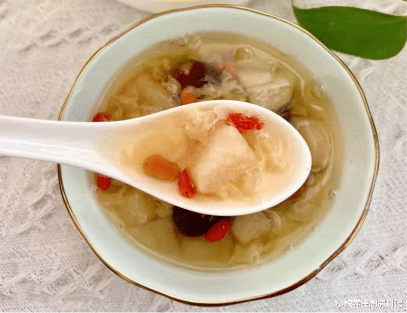 银耳|冬天干燥，记得要喝这汤，降火去燥，营养极高，全家都爱喝