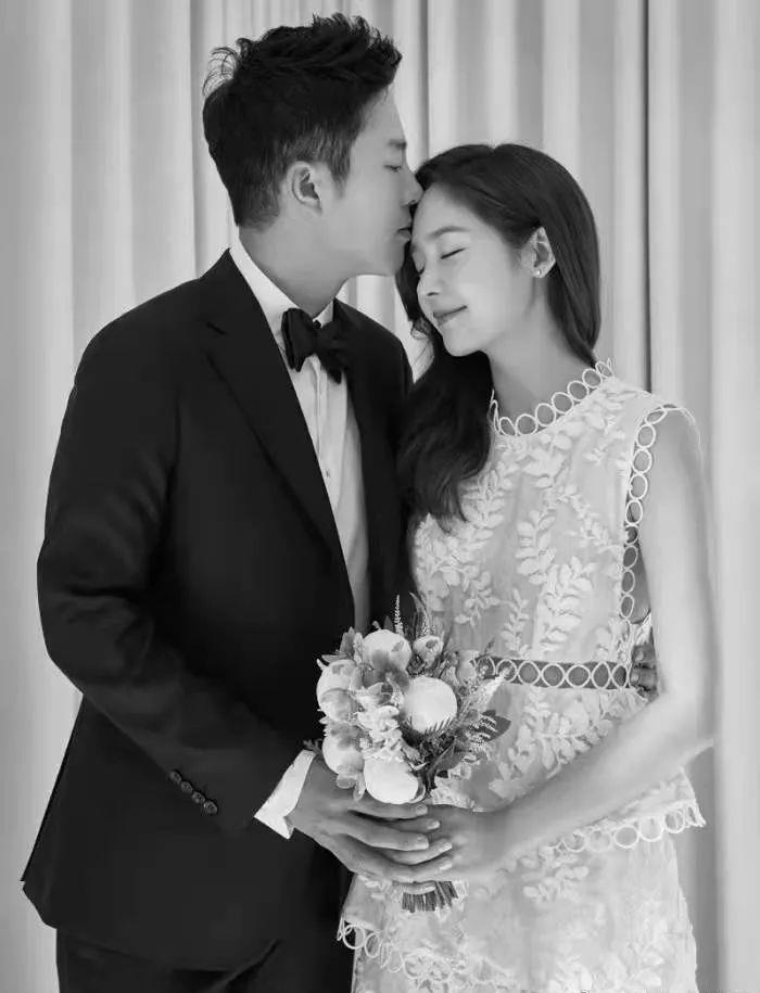 新人奖|韩娱速递：王怡人因拒绝行礼被韩网diss，女团aespa包揽新人奖