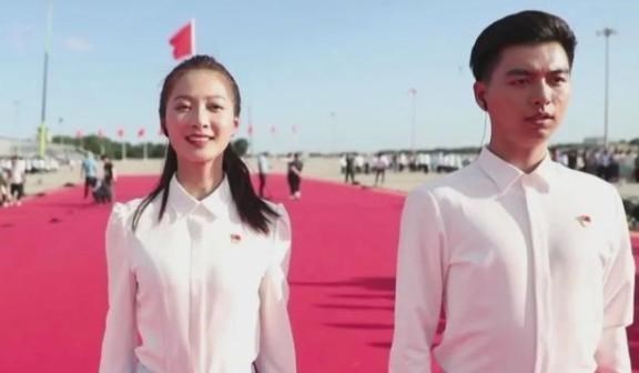 |4位领诵员凭啥仅冯琳火出圈，颜值即正义？原因并非这么简单