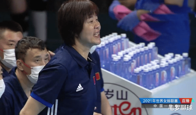 中國隊|1小時雙重打擊！中國女排痛失世界第一，郎平罰全隊靜坐反思問題