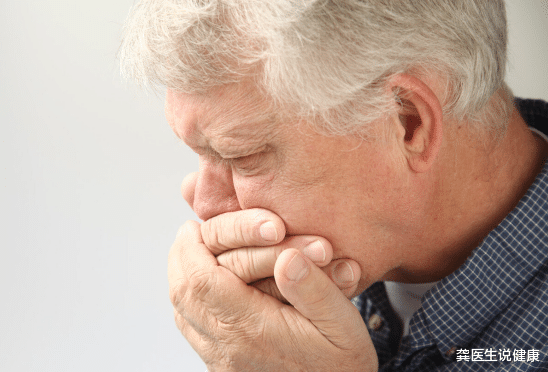 食管癌|冬季将至，高血压患者需警惕4种表现，医生：小心是脑出血的前兆