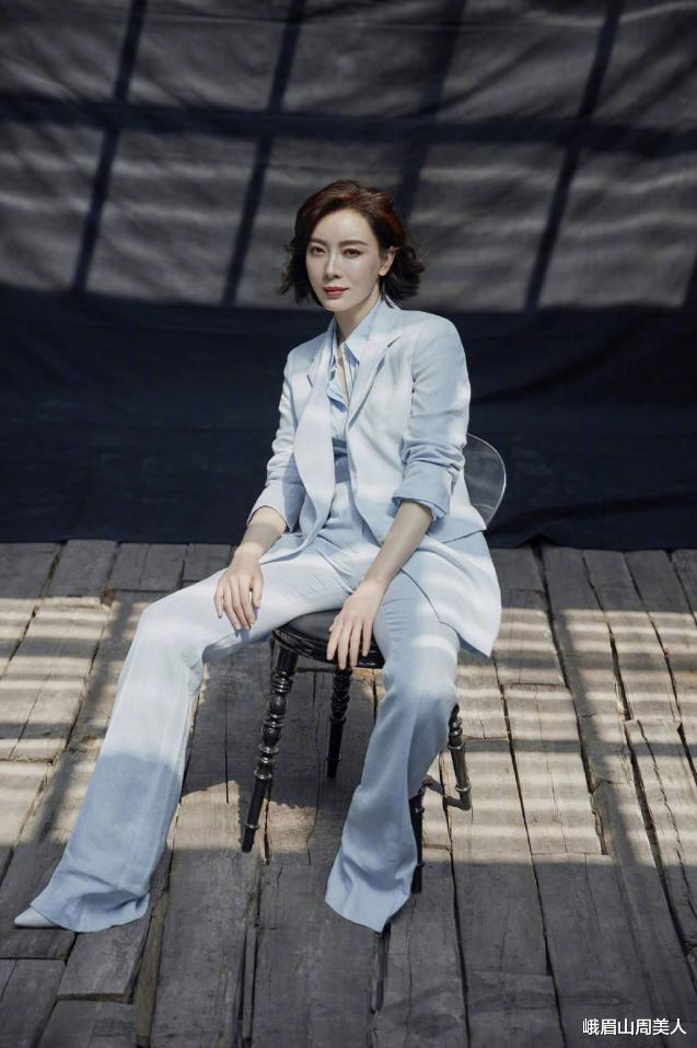 峨眉山周美人|看了陈数的穿搭才明白，优雅得体才最美，很适合四十岁女人