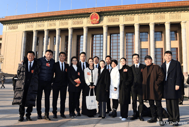 董卿|女星跟央视女主持同框难称霸，董卿气场完胜，关晓彤AB不敌李思思