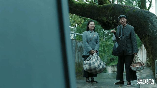 张馨予|《功勋》郭涛孙茜被夸，其实还有一个“影坛无冕之后”更该夸一夸