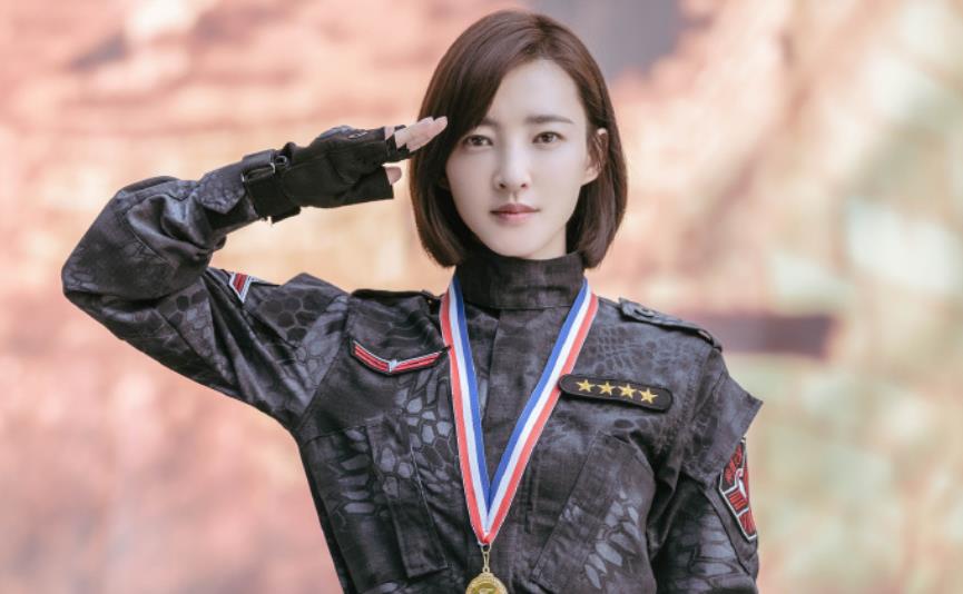 东方卫视|东方卫视“压轴”剧开播，收视惨淡仅有0.4，惨遭湖南卫视吊打！