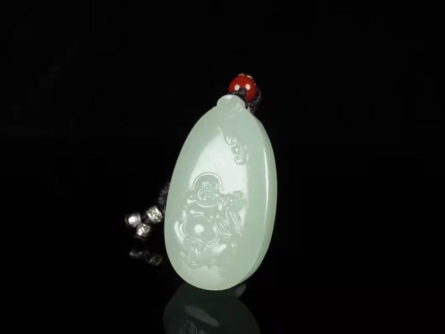 雕刻|蝙蝠在玉雕当中的造型不同，寓意也不同