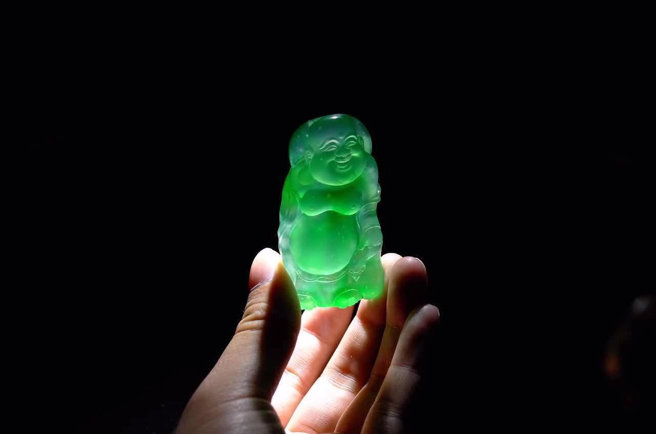 翡翠|翡翠戴久了发黄？是什么原因？