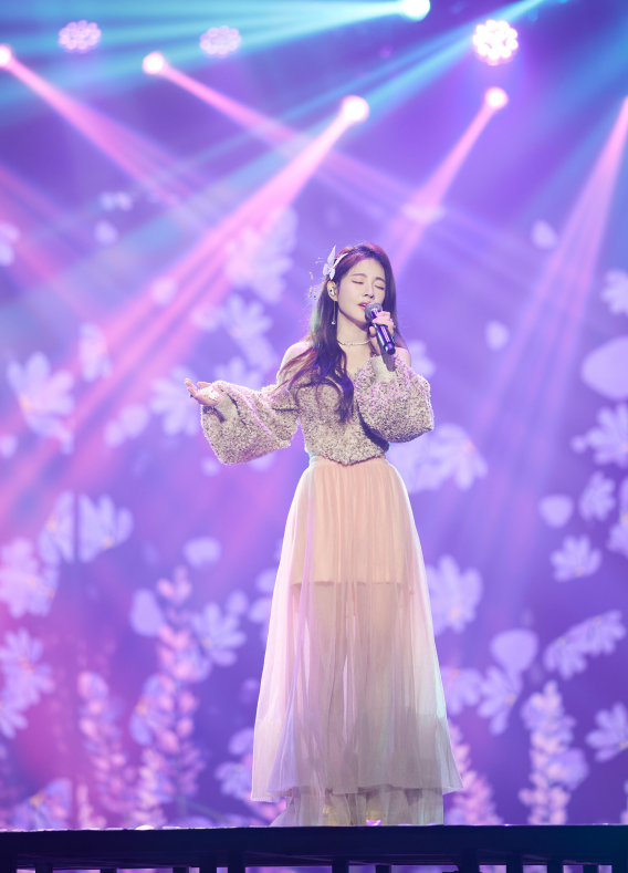 王俊凯|冯提莫加盟B站跨年晚会，演唱曲目曝光，作品不断事业再创高峰