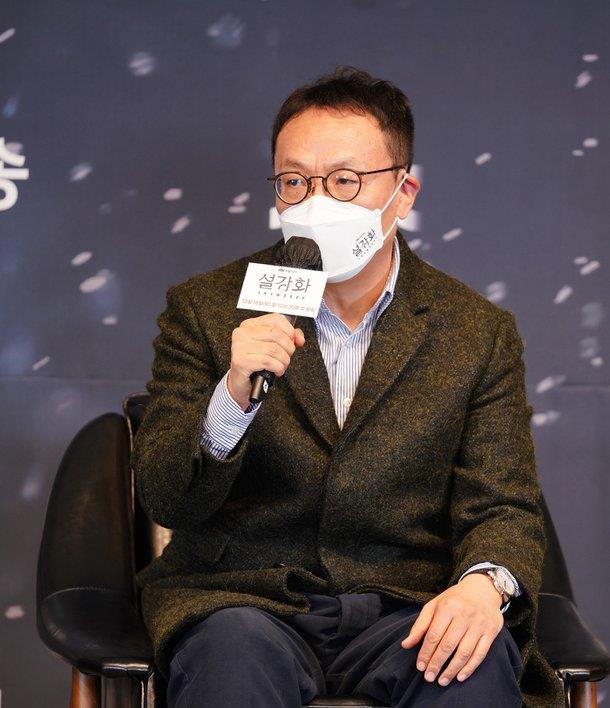 丁海寅|《雪降花》举行发布会，丁海寅、BLACKPINK智秀甜蜜对视引热议！