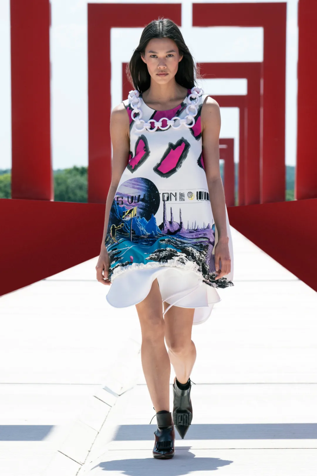 铭家匠遇|探秘2022路易威登早春秀的独特魅力,体验别样的灵感新风格!