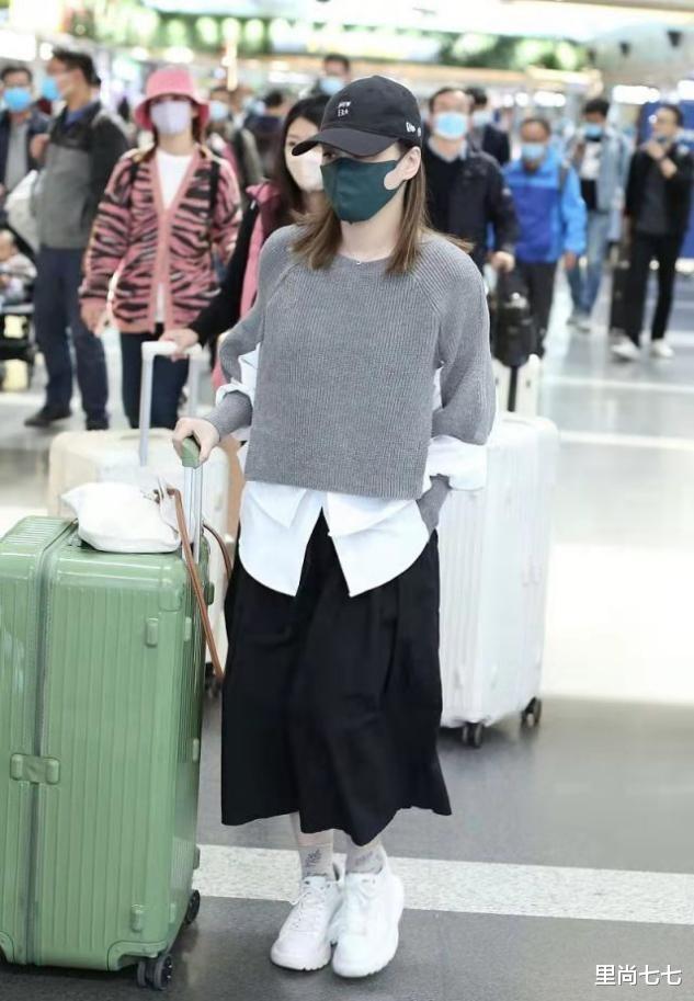 里尚七七 阿娇总算扳回一局!黑白灰玩得太高级,阿sa扮嫩过头反显村味感