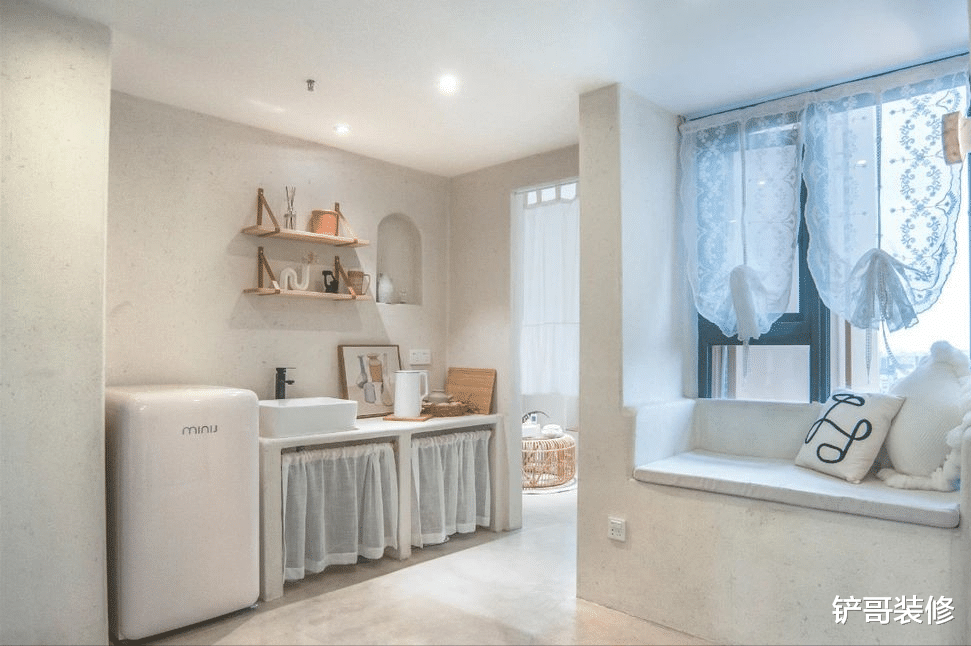 花13完打造“赤贫风”极简民宿,超惊艳!时尚与质感并存