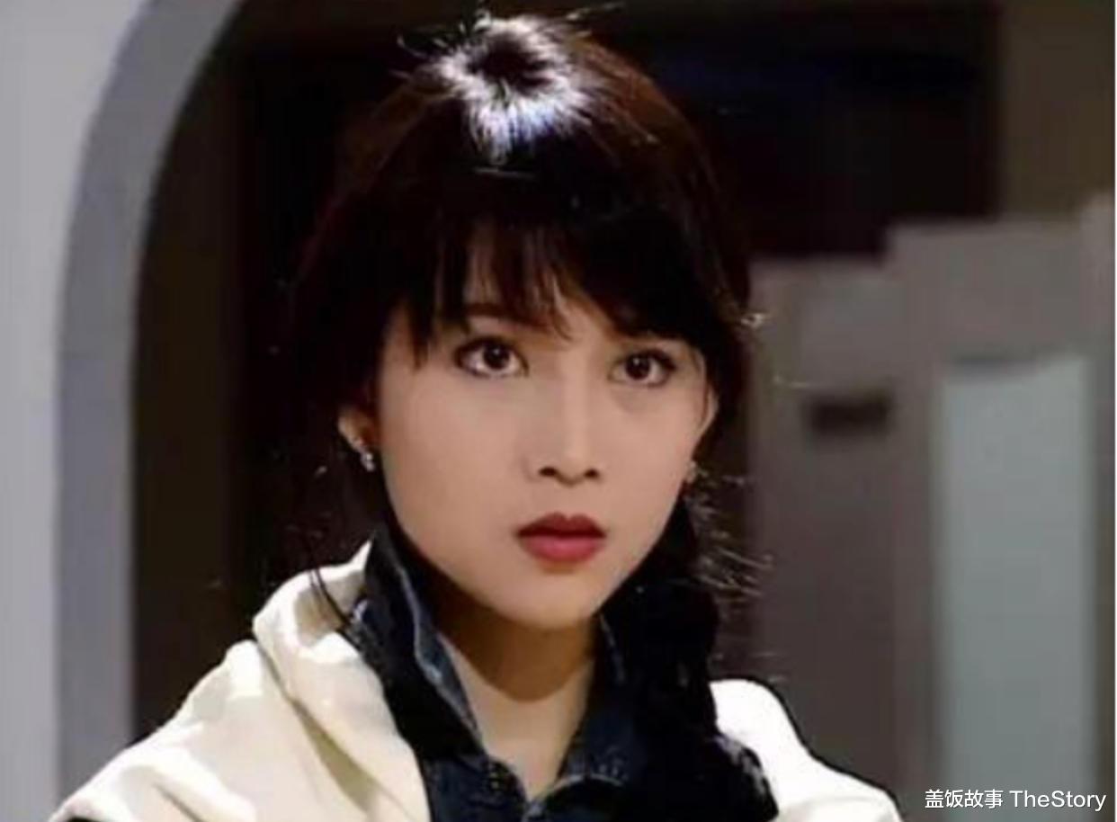 朱茵|不互撕、不翻脸,相亲相爱30年,她们打了多少塑料姐妹花的脸?