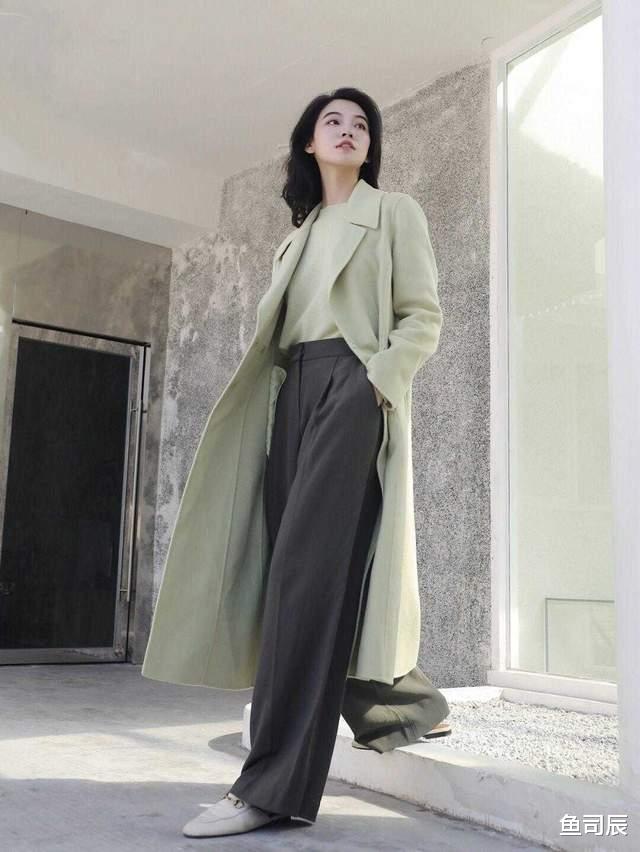 鱼司辰 喜欢拖地西装裤的小仙女们集合了！与这几双鞋子搭配，超级显脚小