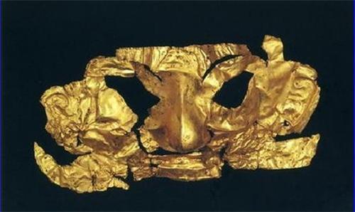 三星堆|三星堆民间有件“叠罗汉”似的玉器，雕有龙和句芒，这是正品吗