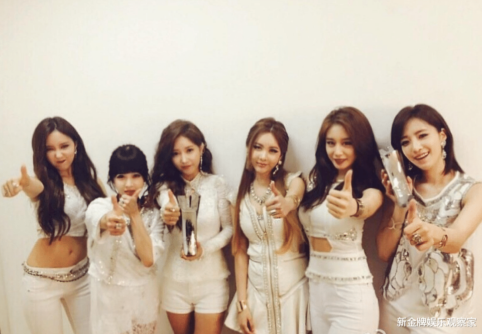 情侣|D社开年情侣来了,女团成员和球星瑞士约会照曝光,网友却很失望