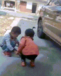 情侣 情侣第一次住酒店，从电视里看到隔壁的“大片”，现场气氛太尴尬！