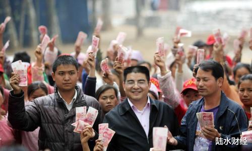 何巧女 向美国大方捐90亿，对国内诺而不捐，欠190亿不还，套现8亿离场