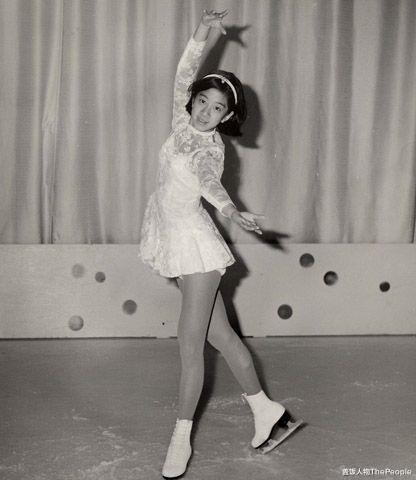 花滑|72岁奶奶发自拍像27岁，好友发合照让她“老态”毕露，尴不尴尬？