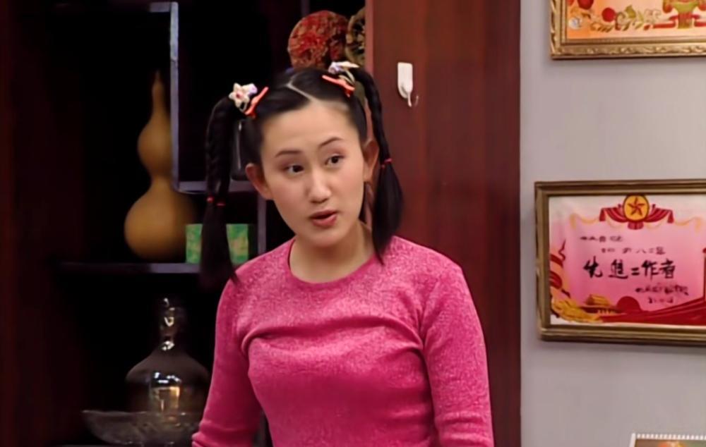 失控的小青蛙|赵文卓晒结婚十周年照,妻子珠宝加身显贵气,曾被嘲丑今气质取胜