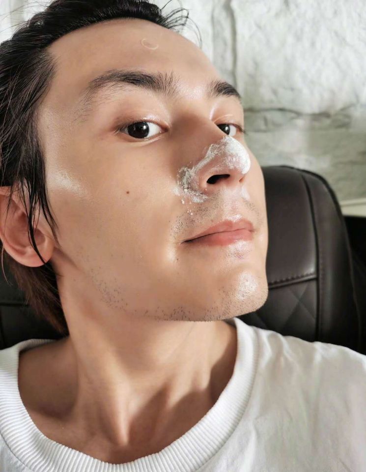 吴磊|杨洋: 我卸妆了，肖战: 我卸妆了，吴磊: 我卸妆了，张哲瀚: 你们聊