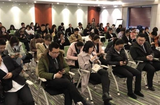 大学|市场已经饱和的3个专业，就业率低转行率高，2022年考生需了解