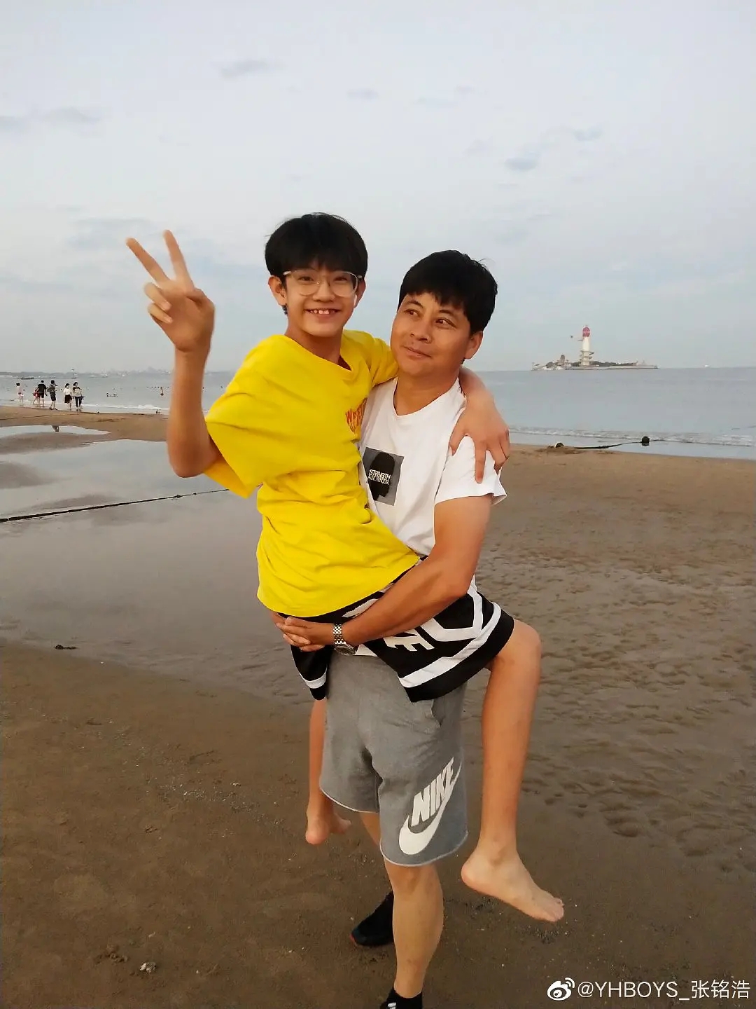 霍尊|短短一年，8位男星被女友锤毁，最小的才16岁，有人被锤完竟复合