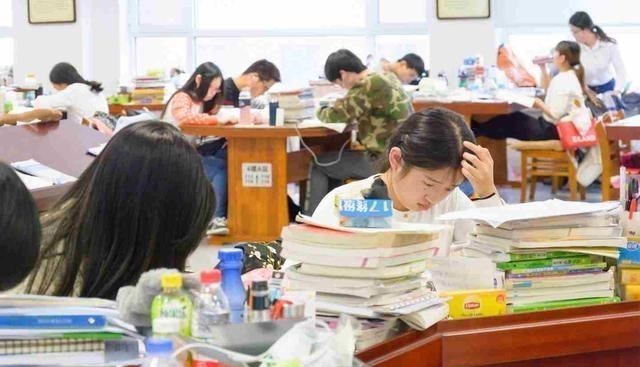 考研|很多学生逃避就业，选择多次考研或考公，是不明智的行为