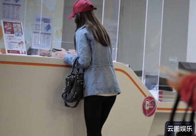 林韦君|女星林韦君被蜂蜇伤！一度呼吸困难，10多天仍不痊愈走路一瘸一拐