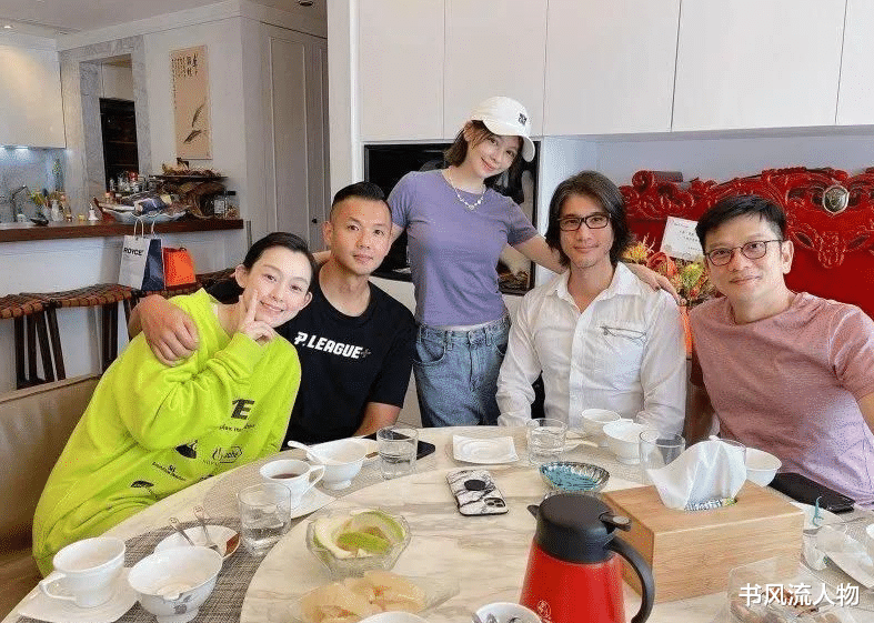 李靓蕾|过去的李靓蕾已经死了，复活的是钮钴禄.靓蕾，手握雷神之锤！