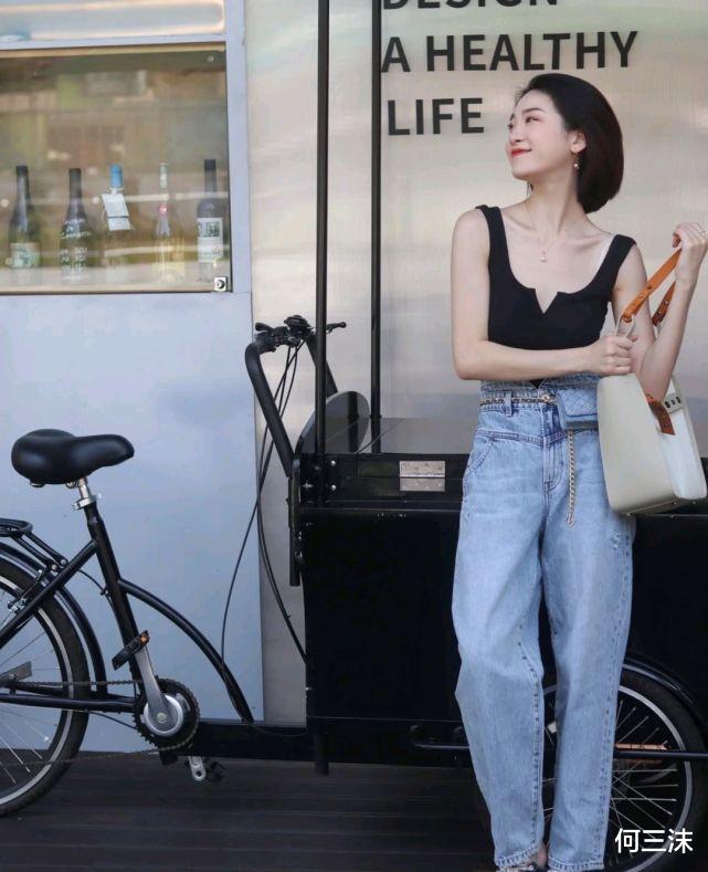 何三沫|休闲风格的穿搭分享，这样搭配精致又减龄，还很有女人味